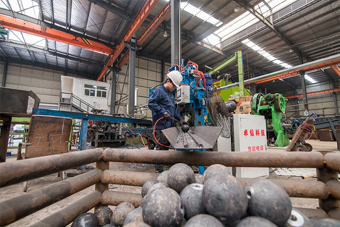 讷河网架配件-螺栓球加工车间